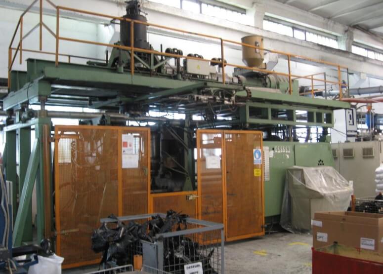BLOW MOULDING MACHINE BEMACO 200 LITERS
