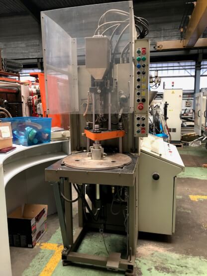 Presse à injecter verticale KAP 15V/25